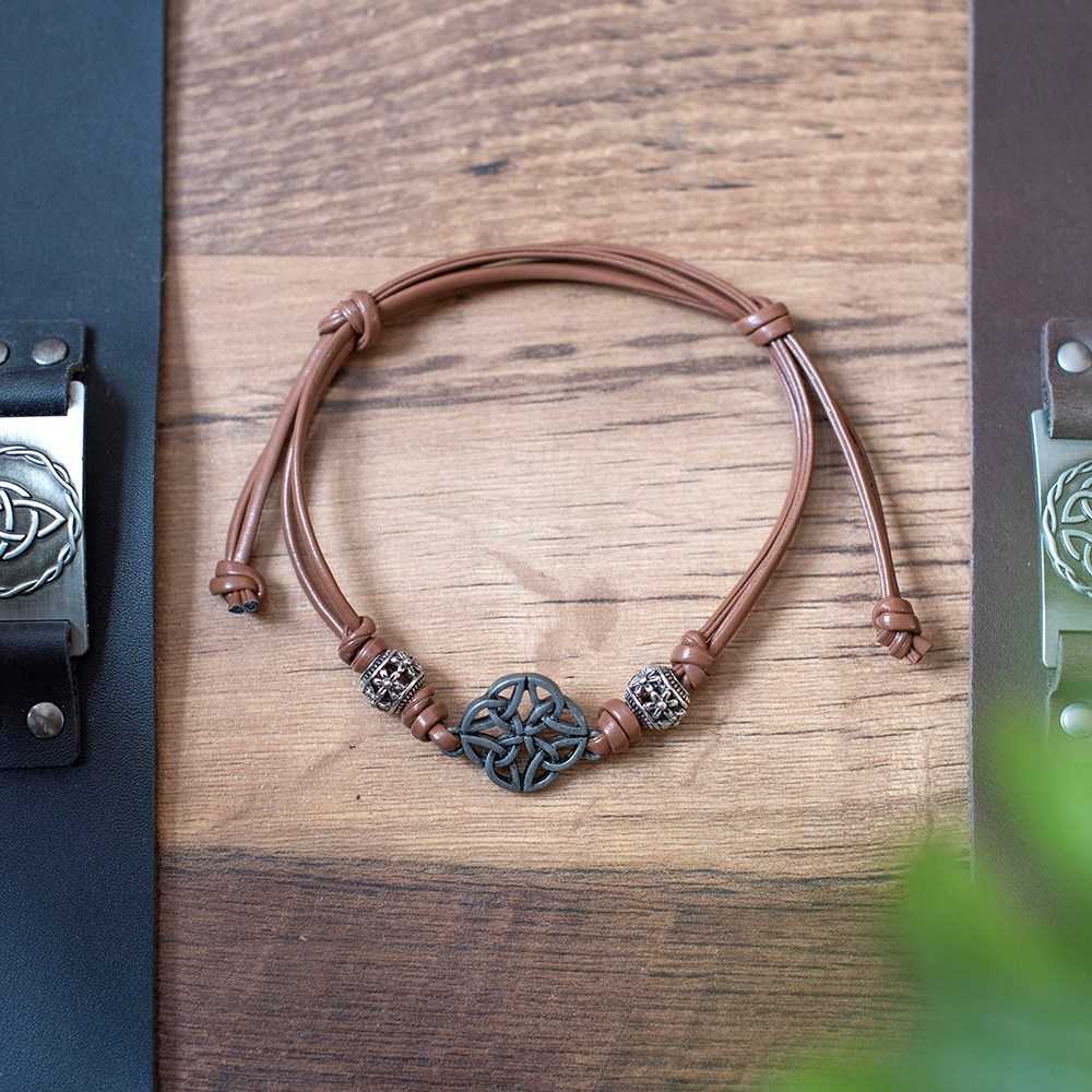 Something Different - Brown Celtic Shield Knot Cord Bracelet - Marron